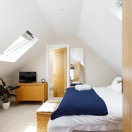 Orchard Croft Lodge: Spacious Family Retreat Near Wittering Beach Chichester Exterior photo