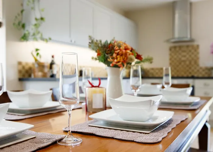 \'Orchard Croft Lodge - Chichester\', Book-Direct, New Home 1,367 Sq\' Ft\' , Can Sleep 8 On Request , Split & Link \'Super King\' Size Beds, Free Wi-Fi, Sky Tv & Sky Sports, 9 - Minutes From West Wittering Beach, Very Quiet Location, Dog Friendly