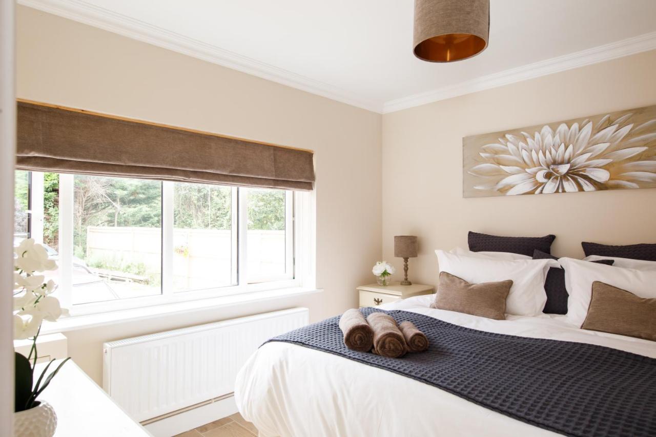 Orchard Croft Lodge: Spacious Family Retreat Near Wittering Holiday home