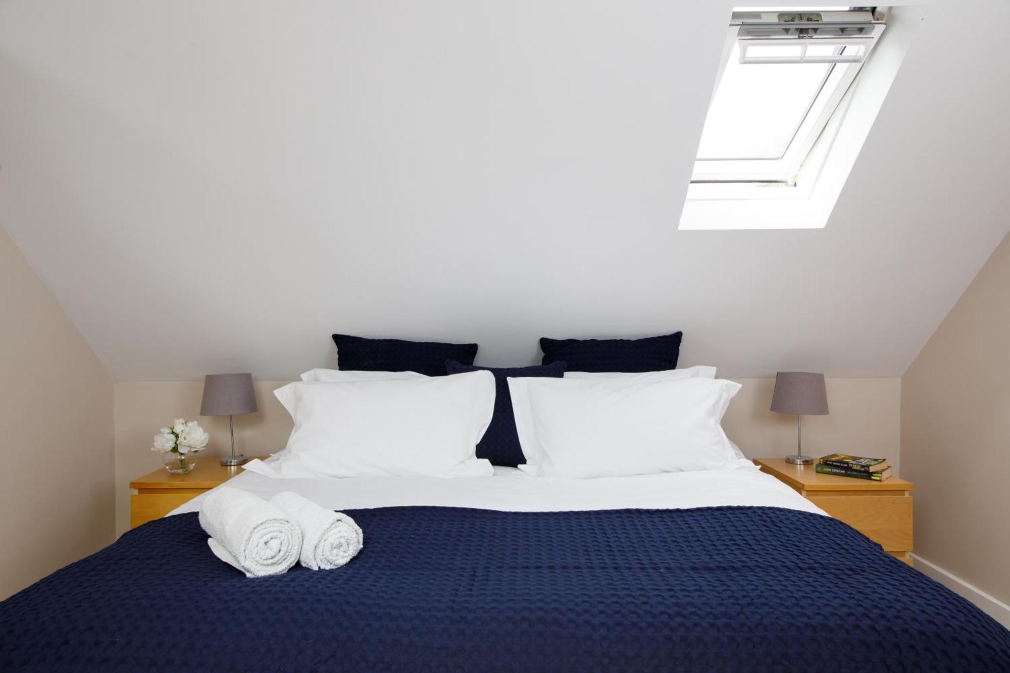 Orchard Croft Lodge: Spacious Family Retreat Near Wittering Holiday home Chichester